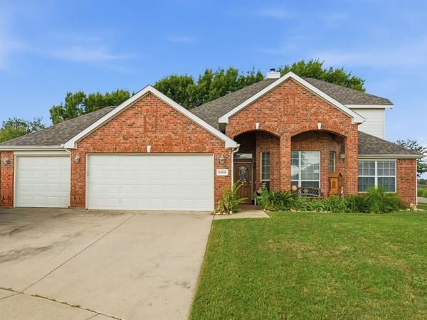 8100 Yucatan Court, Arlington, TX 76002