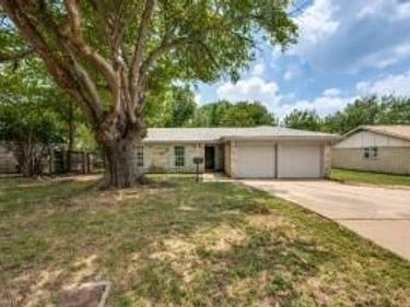 7821 Kermit Avenue, Fort Worth, TX 76116