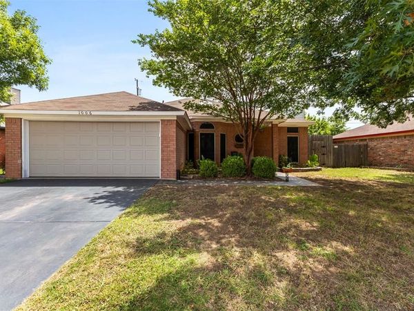 1006 Park Place Boulevard, Midlothian, TX 76065