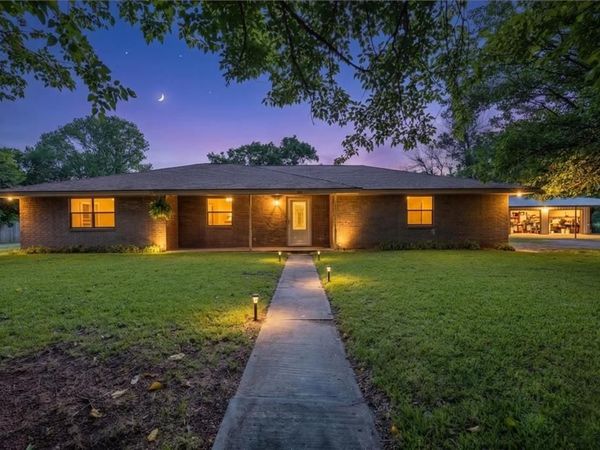 131 S Crescent Street, Gorman, TX 76454