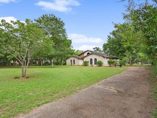 317 W Chapman Road, Hewitt, TX 76643