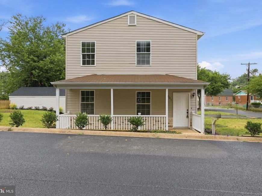 901 Nova Avenue, Capitol Heights, MD 20743 Main Photo