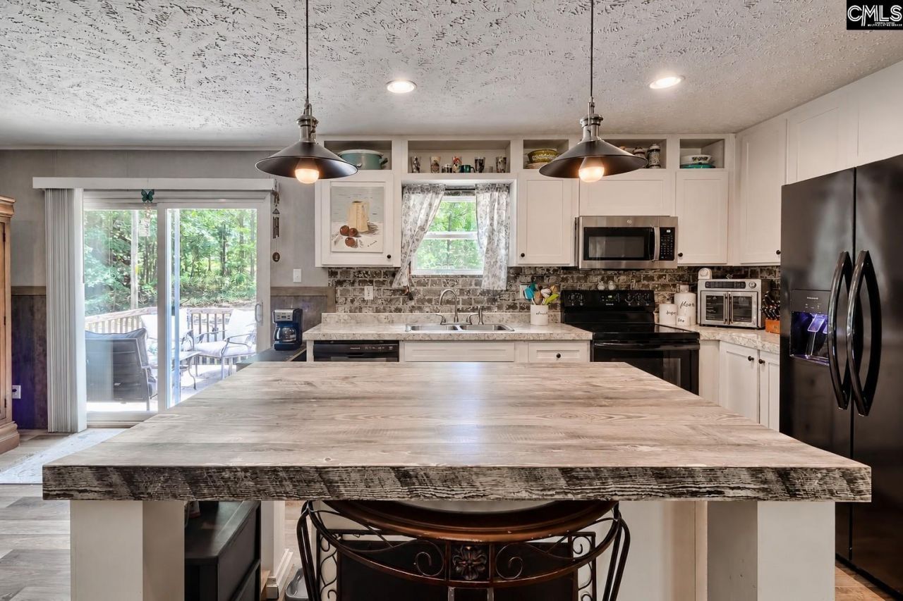 1609 Congress Road Photo 9