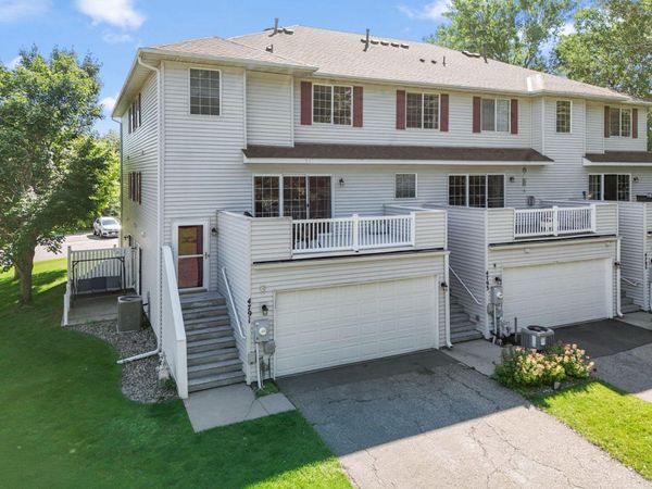 4791 Grenwich Road N, Oakdale, MN 55128