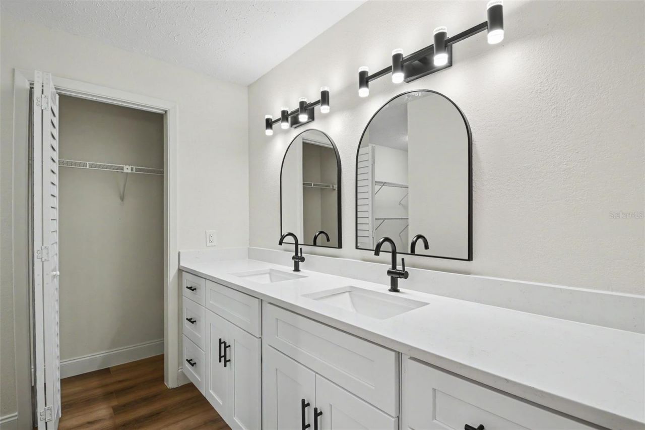 5305 E 127th Avenue , Tampa, FL 33617 Photo