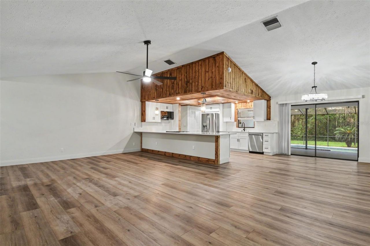 5305 E 127th Avenue , Tampa, FL 33617 Photo