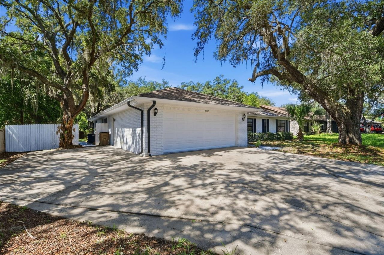 5305 E 127th Avenue , Tampa, FL 33617 Photo
