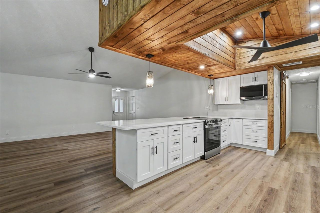 5305 E 127th Avenue , Tampa, FL 33617 Photo