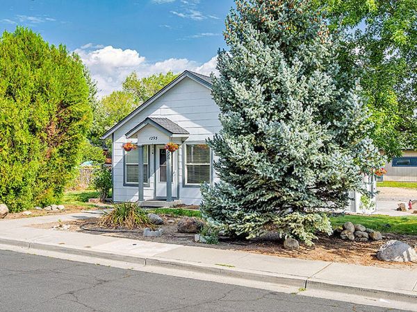 1295 Feather Way, Reno, NV 89509
