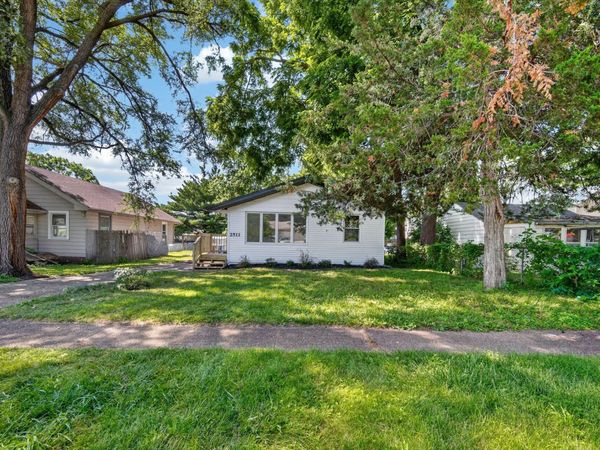 2511 Garfield Avenue, Des Moines, IA 50317
