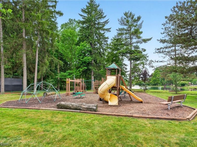 6260 Greenwood Parkway, Unit 202, Northfield, OH 44067 Photo 17