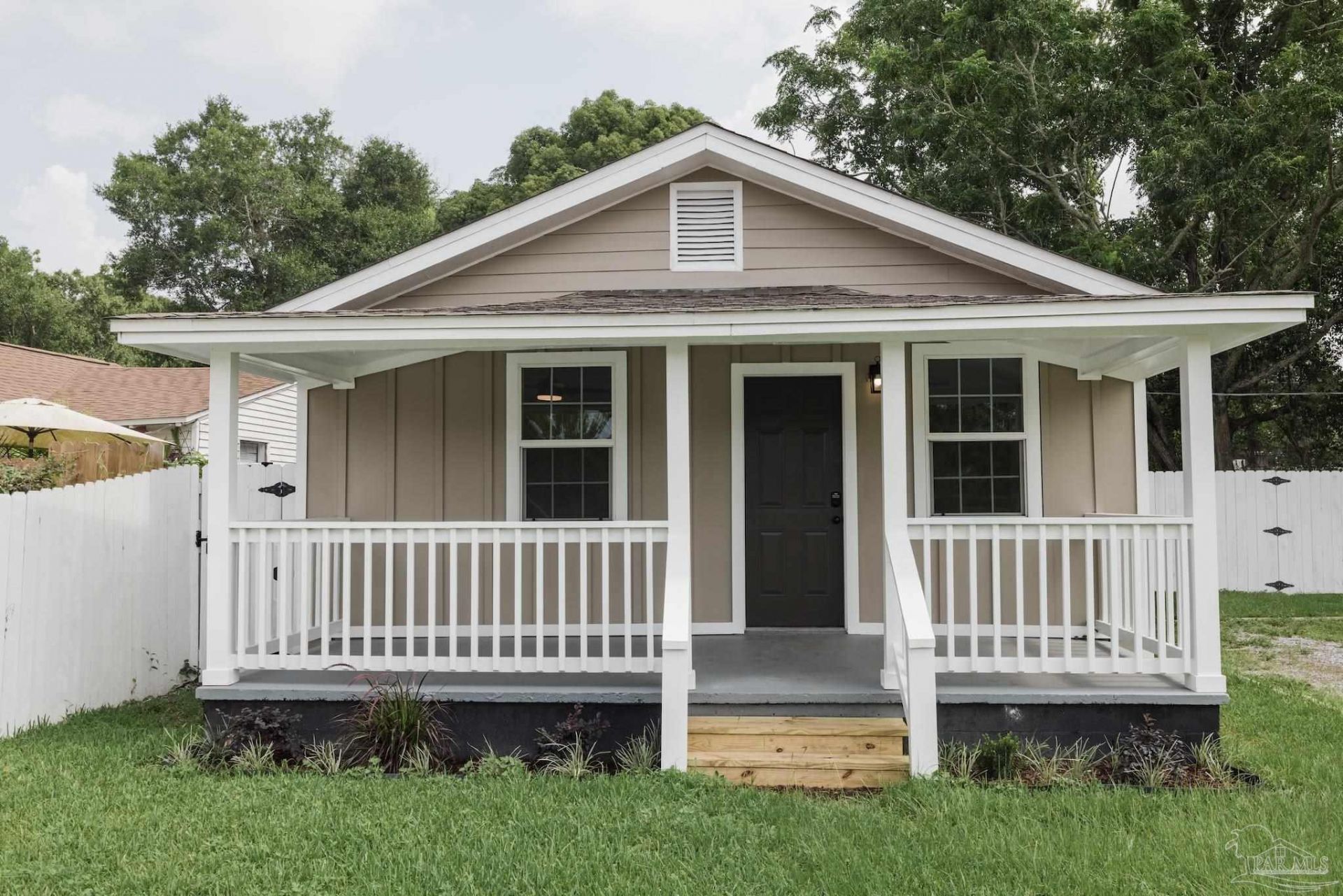 2002 W Gonzalez St, Pensacola, FL 32501 Main Photo