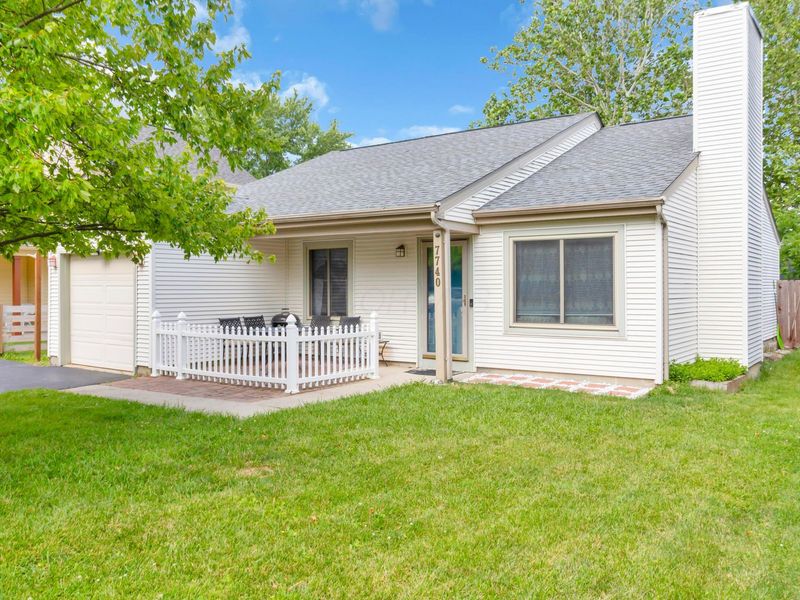 7740 Stoneford Drive, Columbus, OH 43235 Photo 3