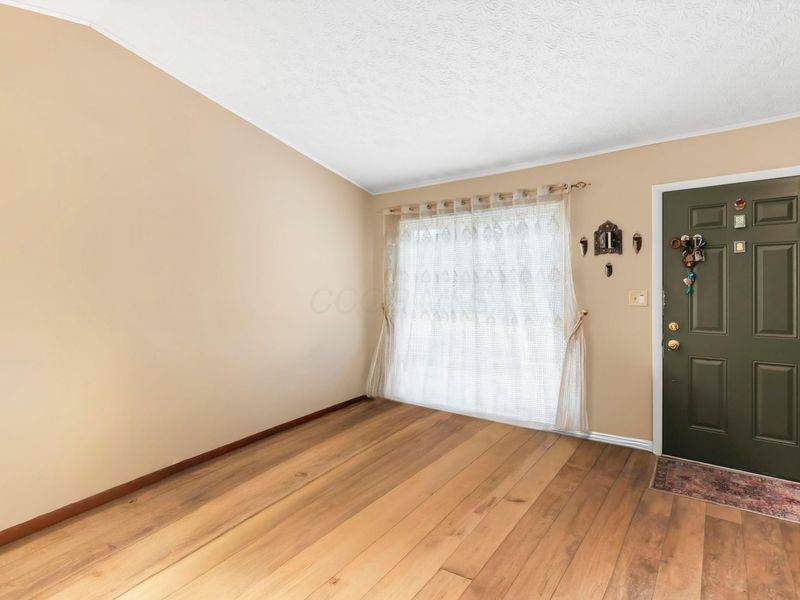 7740 Stoneford Drive, Columbus, OH 43235 Photo 9