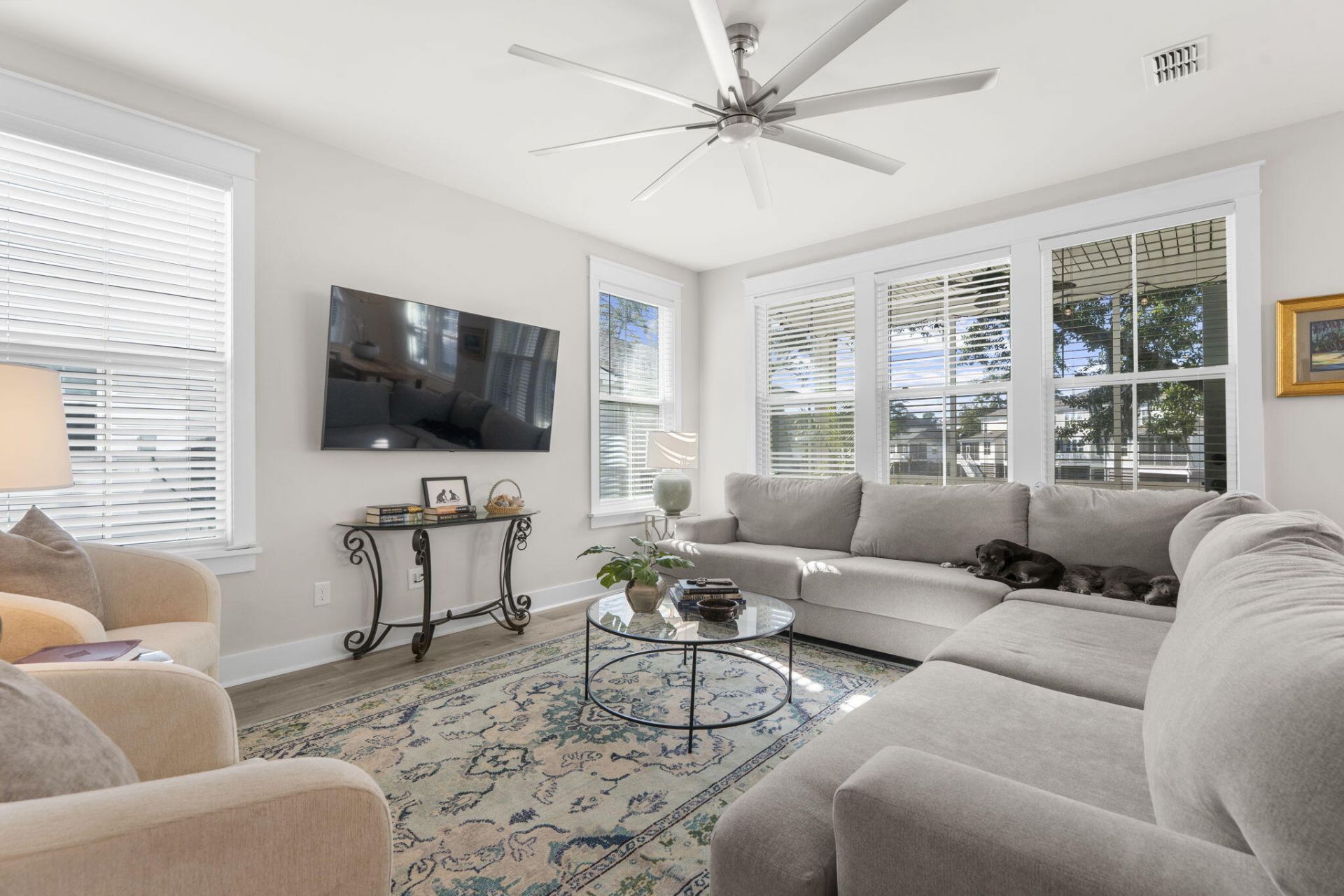 1613 Farmers Way Photo 12