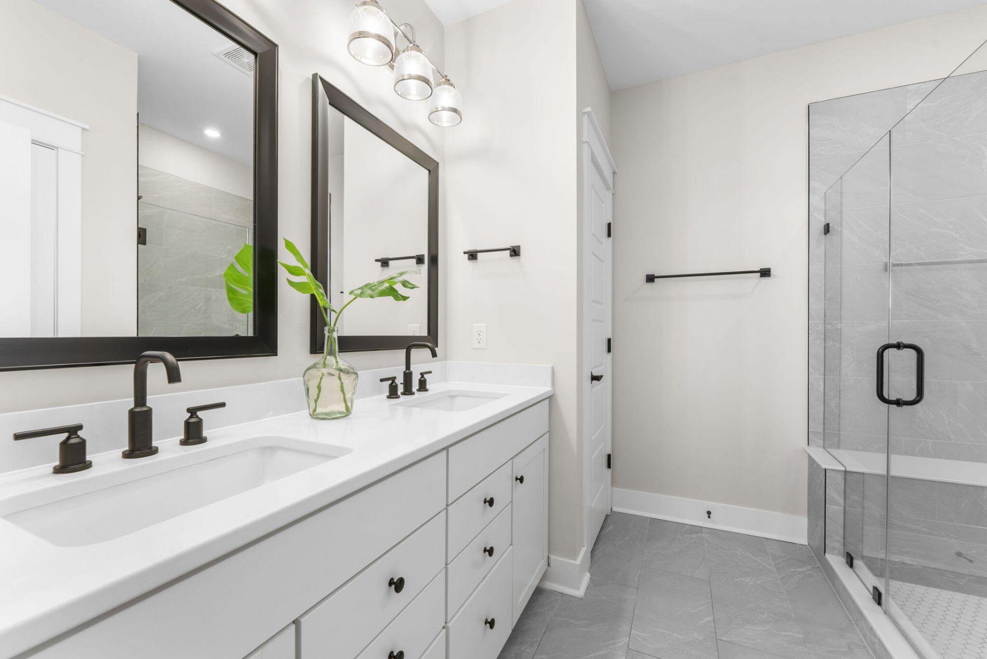 1613 Farmers Way Photo 18