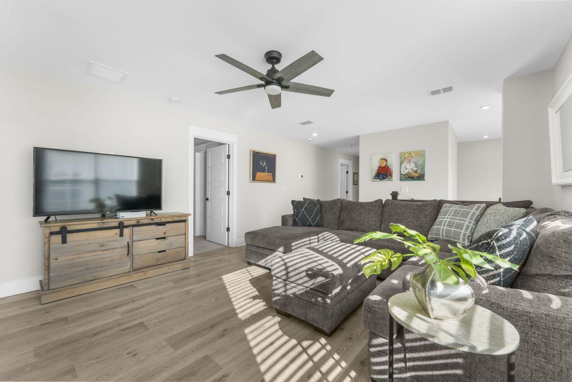 1613 Farmers Way Photo 22