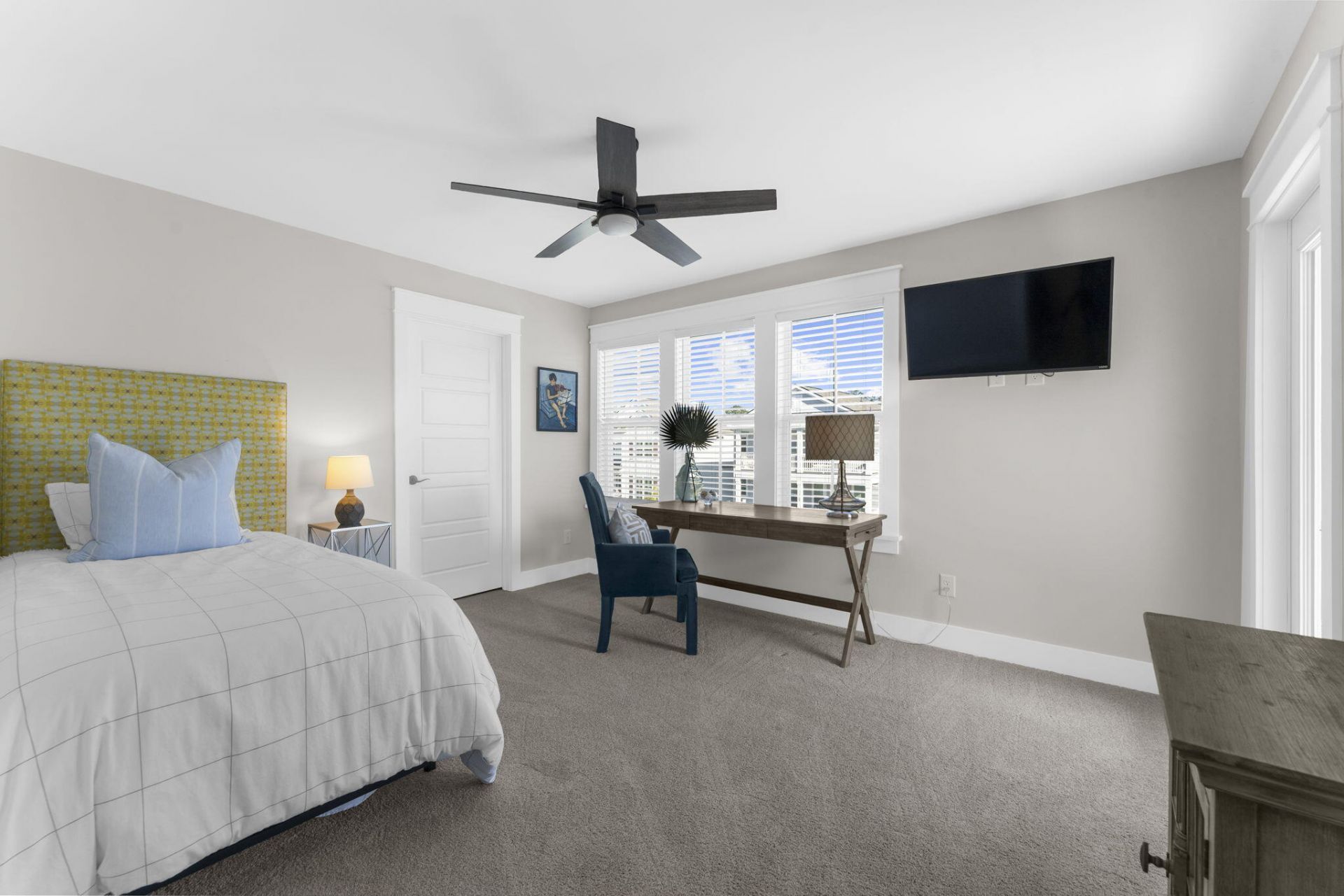 1613 Farmers Way Photo 31