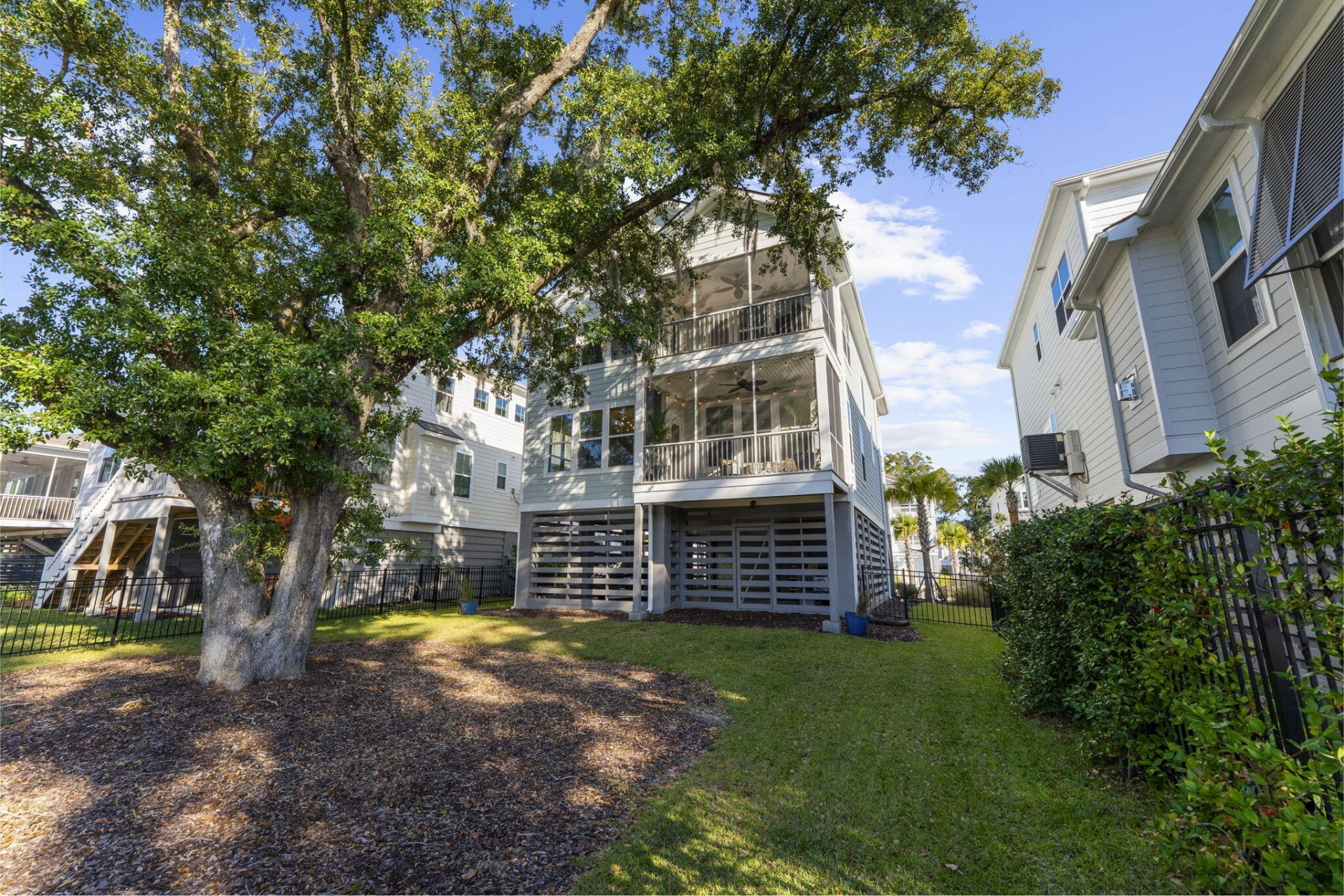1613 Farmers Way Photo 35