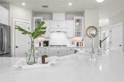 1613 Farmers Way photo 4