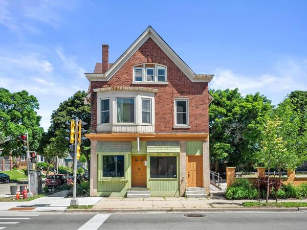 800 E Locust STREET, Milwaukee, WI 53212