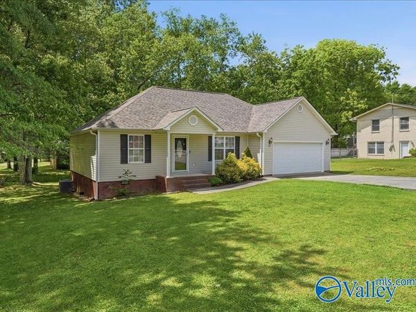 227 11th Place, Arab, AL 35016