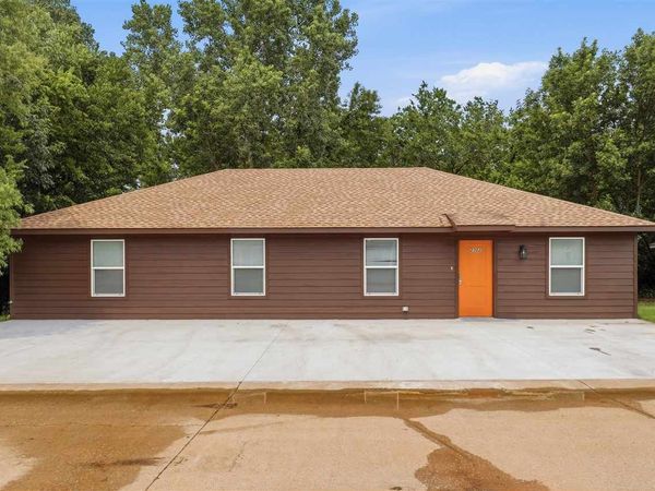2302 E Sycamore Drive, Stillwater, OK 74075