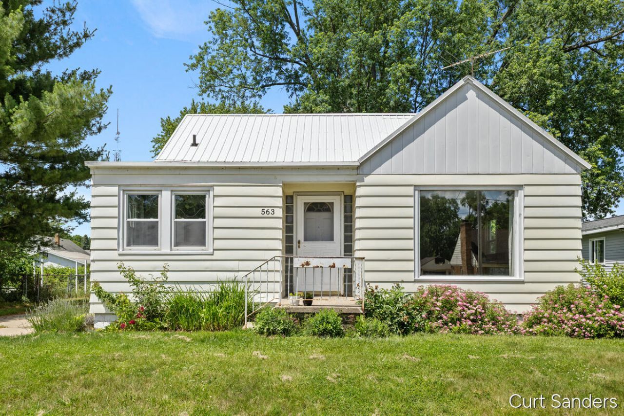 563 Ferris Street Nw, Grand Rapids, MI 49544 Main Photo