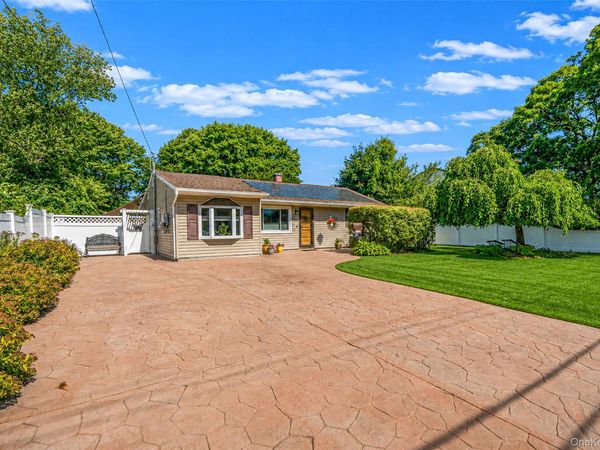1053 Ocean Avenue , Bay Shore, NY 11706