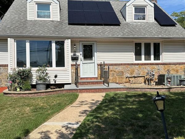 90 Clearstream Avenue, Valley Stream, NY 11580