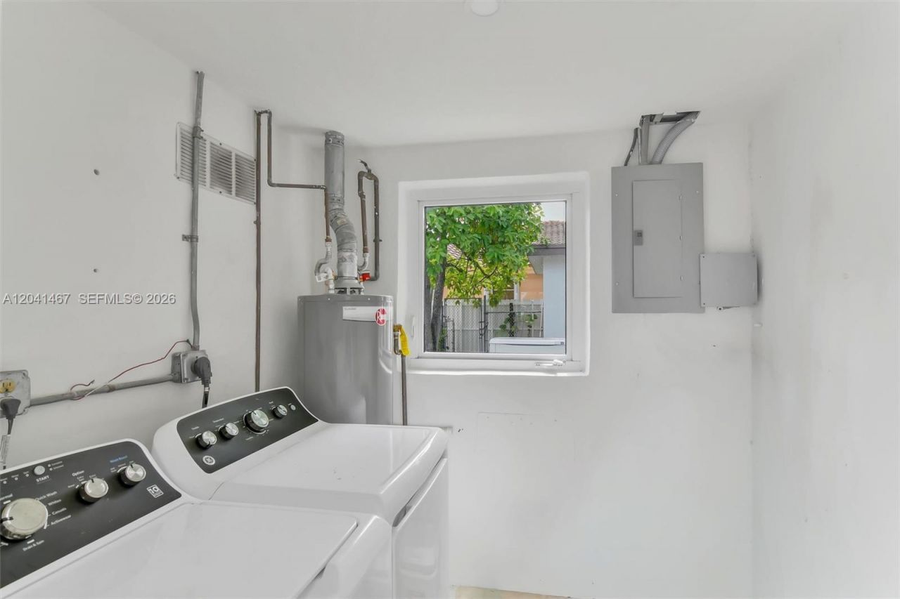 241 W 48th St, Hialeah, FL 33012 Photo
