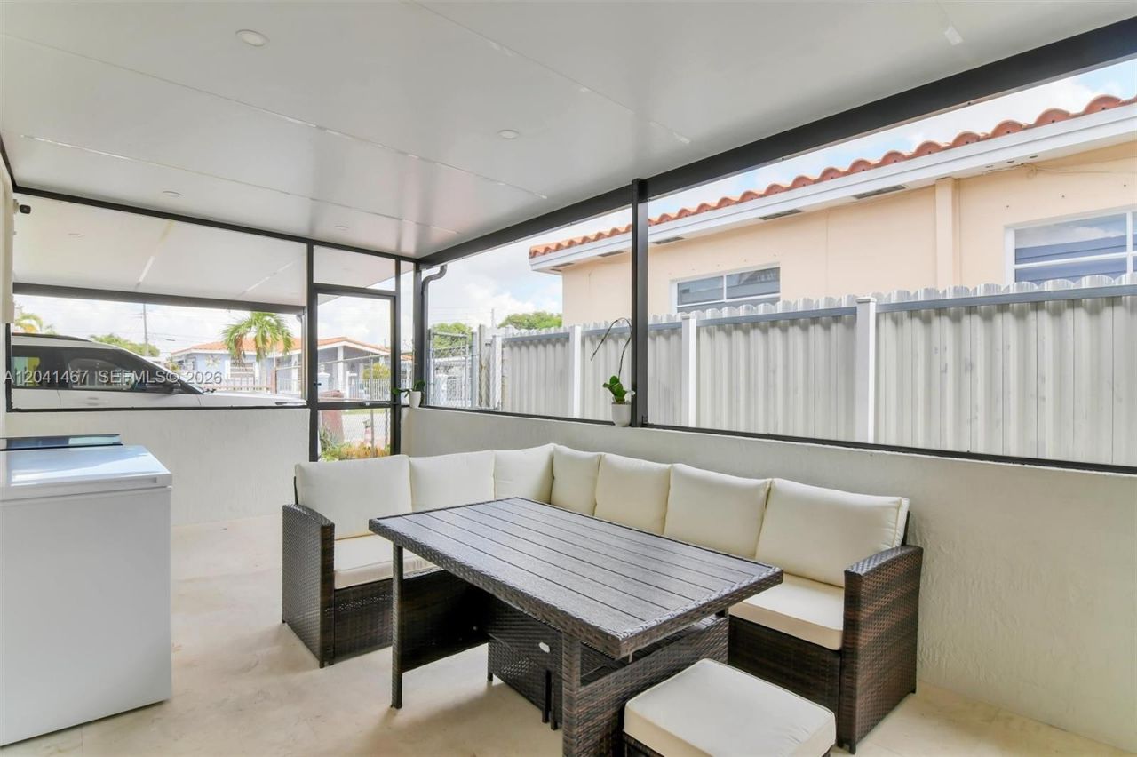 241 W 48th St, Hialeah, FL 33012 Photo