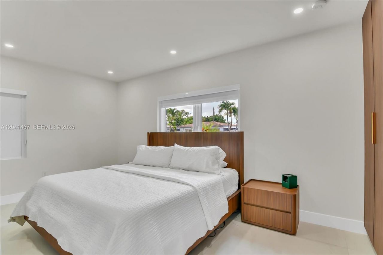 241 W 48th St, Hialeah, FL 33012 Photo