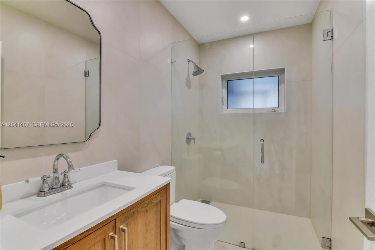241 W 48th St, Hialeah, FL 33012 Photo