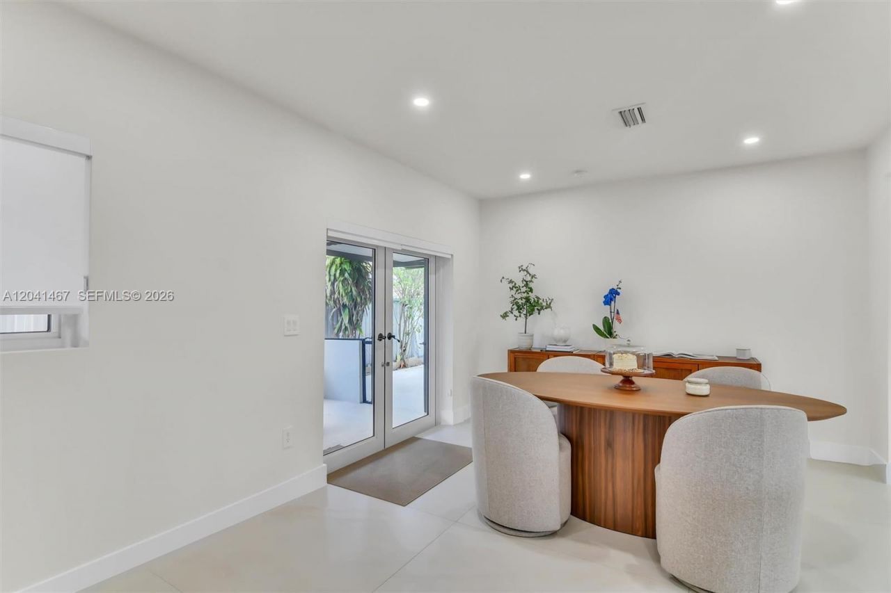 241 W 48th St, Hialeah, FL 33012 Photo