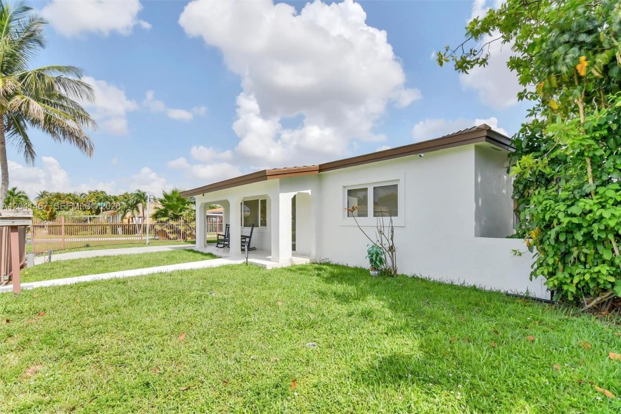 241 W 48th St, Hialeah, FL 33012 Photo