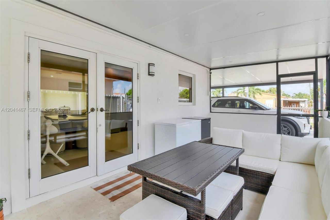 241 W 48th St, Hialeah, FL 33012 Photo