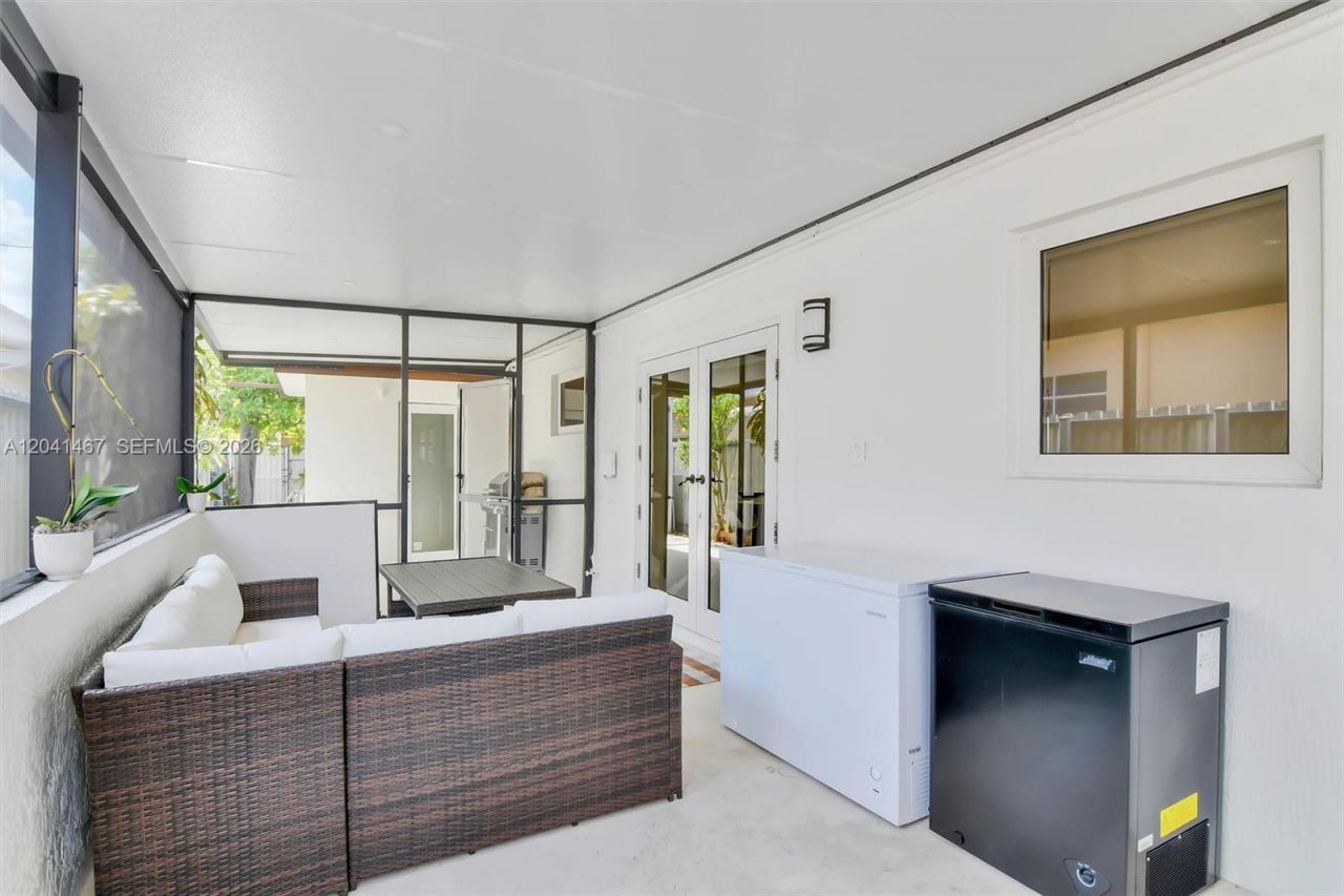 241 W 48th St, Hialeah, FL 33012 Photo