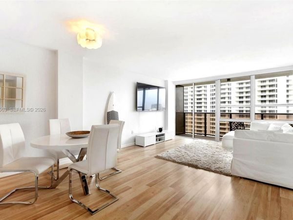 600 NE 36th St , Unit 1717, Miami, FL 33137