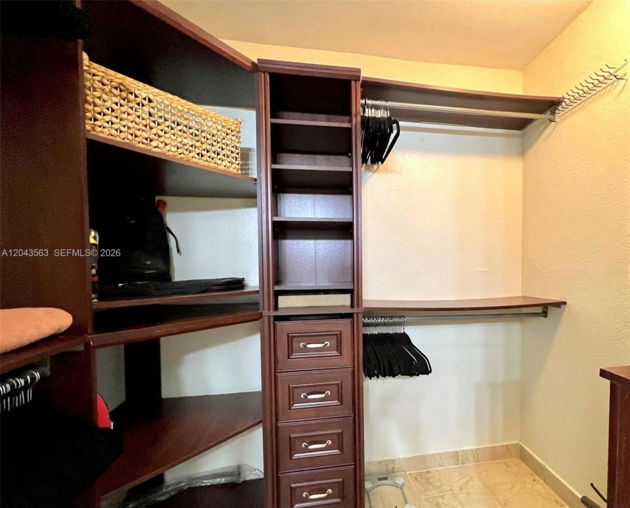 600 NE 36th St , Unit 1717, Miami, FL 33137 Photo