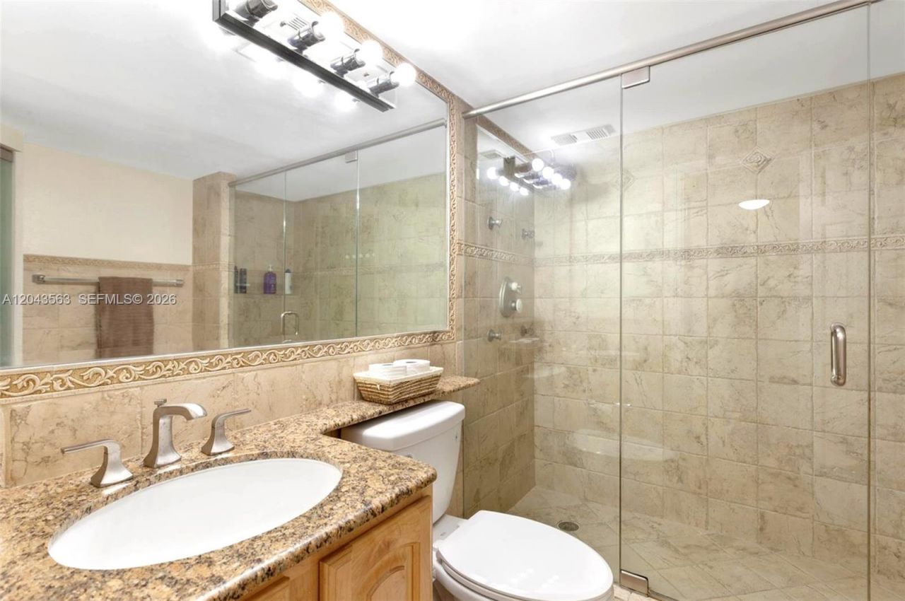 600 NE 36th St , Unit 1717, Miami, FL 33137 Photo
