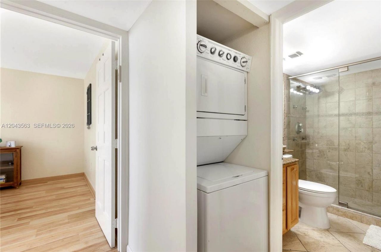 600 NE 36th St , Unit 1717, Miami, FL 33137 Photo
