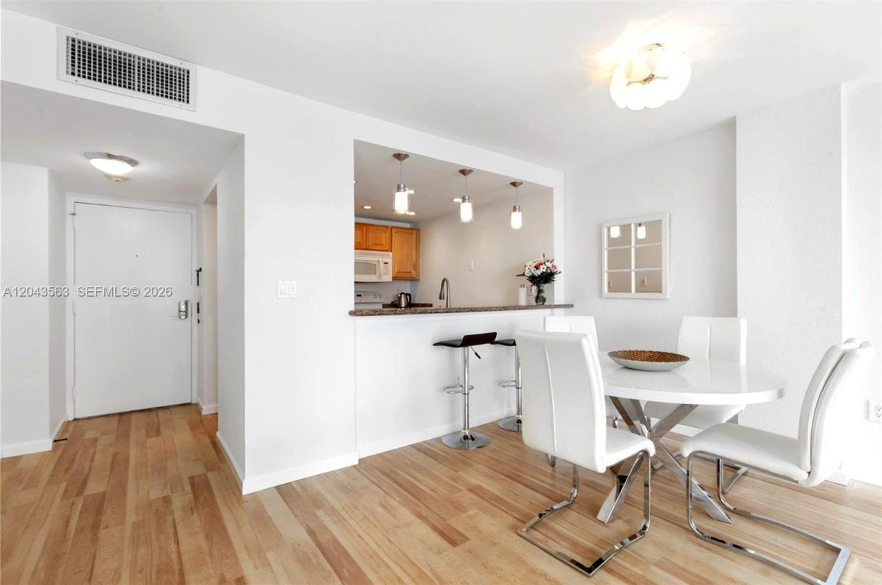 600 NE 36th St , Unit 1717, Miami, FL 33137 Photo