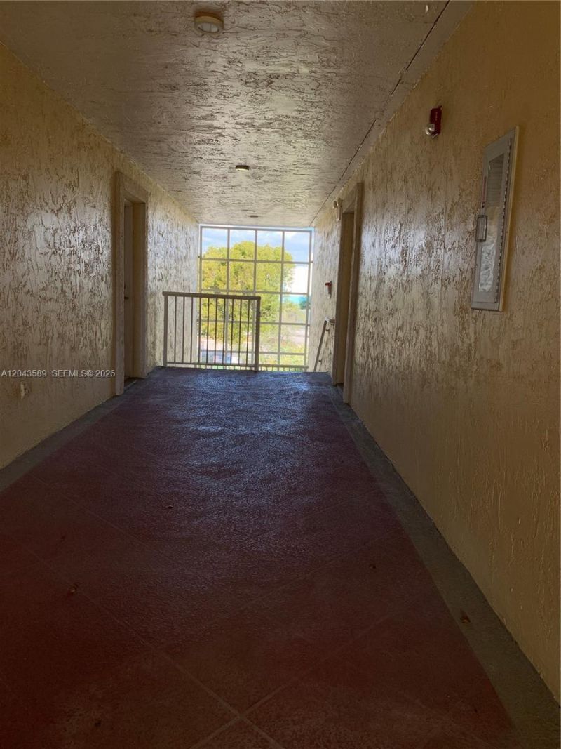 8660 SW 212th St , Unit 305, Cutler Bay, FL 33189 Photo