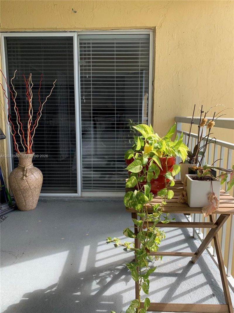 8660 SW 212th St , Unit 305, Cutler Bay, FL 33189 Photo