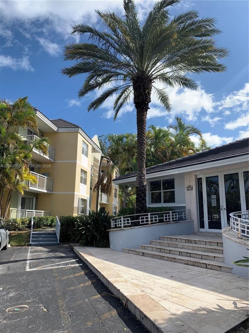 8660 SW 212th St , Unit 305, Cutler Bay, FL 33189 Photo