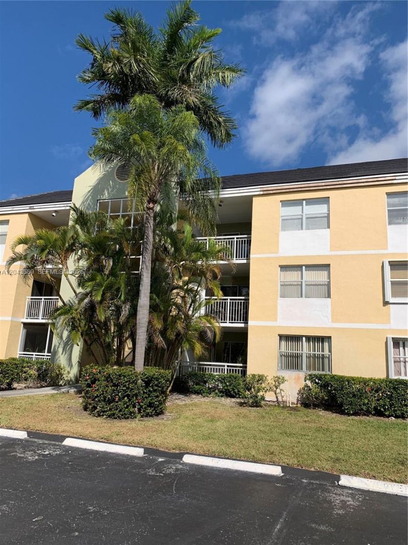 8660 SW 212th St , Unit 305, Cutler Bay, FL 33189 Photo