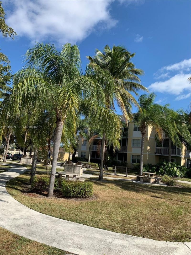 8660 SW 212th St , Unit 305, Cutler Bay, FL 33189 Photo