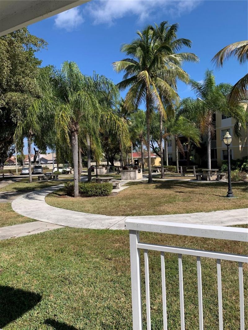 8660 SW 212th St , Unit 305, Cutler Bay, FL 33189 Photo