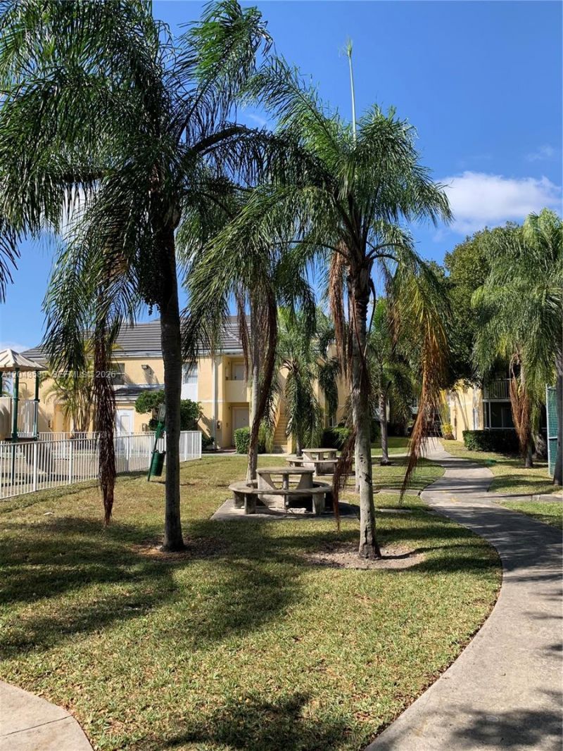 8660 SW 212th St , Unit 305, Cutler Bay, FL 33189 Photo